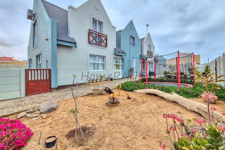 3 Bedroom House For Sale in Meersig
