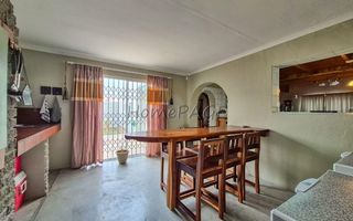 3 Bedroom House For Sale in Meersig