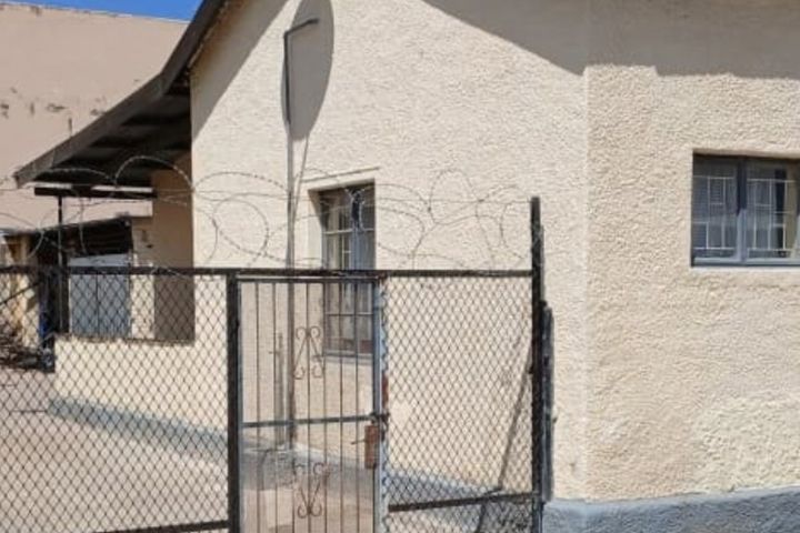 1 Bedroom Office / Retail / Mixed Use For Sale in Okahandja