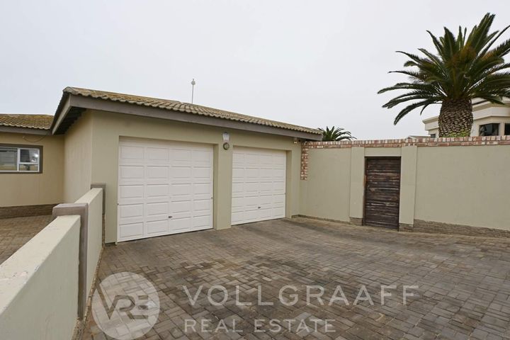 3 Bedroom House For Sale in Vogelstrand, Swakopmund