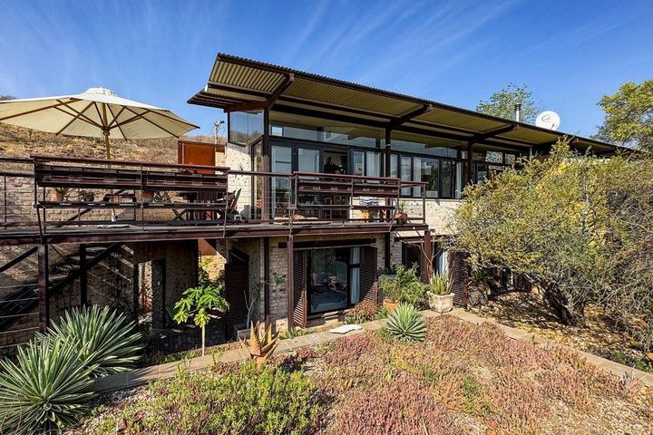 3 Bedroom House For Sale in Klein Windhoek, Windhoek