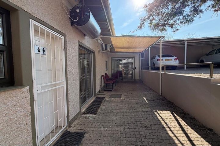 Office / Retail / Mixed Use To Rent in Klein Windhoek, Windhoek