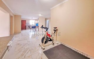 4 Bedroom House For Sale in Meersig