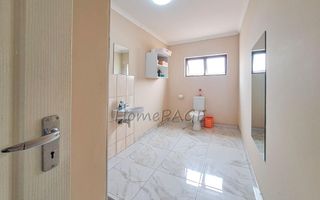 4 Bedroom House For Sale in Meersig