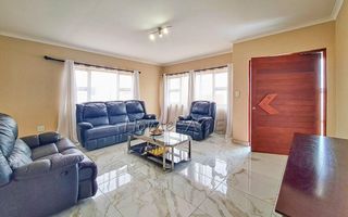 4 Bedroom House For Sale in Meersig