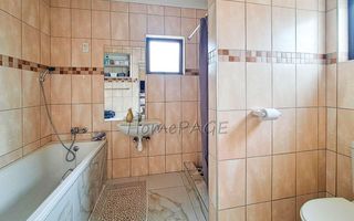 4 Bedroom House For Sale in Meersig