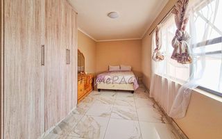 4 Bedroom House For Sale in Meersig