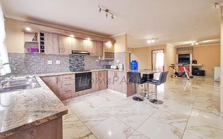 4 Bedroom House For Sale in Meersig