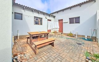 4 Bedroom House For Sale in Meersig