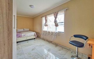 4 Bedroom House For Sale in Meersig