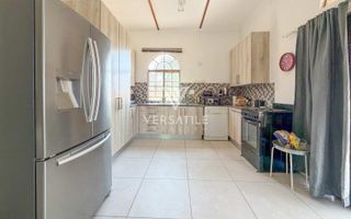 5 Bedroom Small Holding / Plot For Sale in Brakwater, Windho...