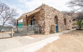 5 Bedroom Small Holding / Plot For Sale in Brakwater, Windho...