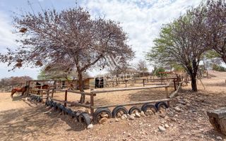 5 Bedroom Small Holding / Plot For Sale in Brakwater, Windho...
