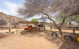 5 Bedroom Small Holding / Plot For Sale in Brakwater, Windho...