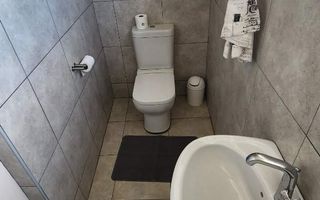4 Bedroom House For Sale in Henties Bay Central, Henties Bay