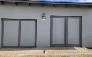 4 Bedroom House For Sale in Henties Bay Central, Henties Bay