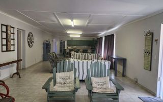 4 Bedroom House For Sale in Henties Bay Central, Henties Bay
