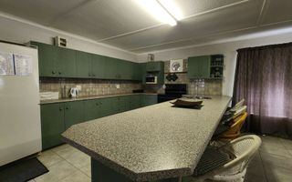 4 Bedroom House For Sale in Henties Bay Central, Henties Bay