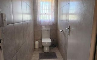 4 Bedroom House For Sale in Henties Bay Central, Henties Bay