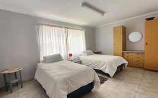 4 Bedroom House For Sale in Henties Bay Central, Henties Bay