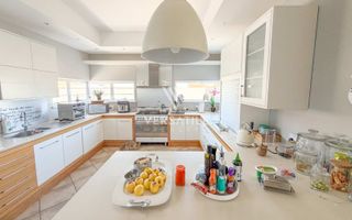 4 Bedroom House For Sale in Vogelstrand, Swakopmund