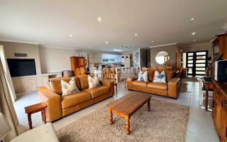 3 Bedroom House For Sale in Long Beach