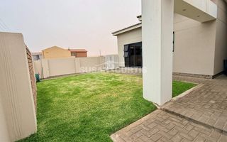 3 Bedroom House For Sale in Long Beach