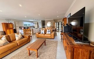 3 Bedroom House For Sale in Long Beach
