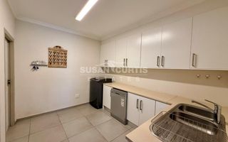 3 Bedroom House For Sale in Long Beach