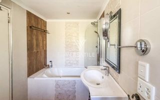 9 Bedroom Small Holding / Plot For Sale in Brakwater, Windho...