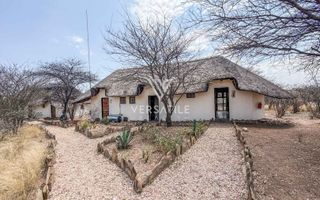 9 Bedroom Small Holding / Plot For Sale in Brakwater, Windho...