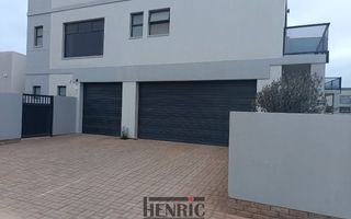 7 Bedroom House For Sale in Sunbay, Henties Bay