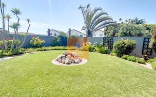 4 Bedroom House For Sale in Vogelstrand, Swakopmund
