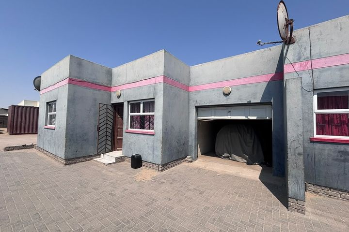 3 Bedroom House For Sale in Kuisebmond, Walvis Bay