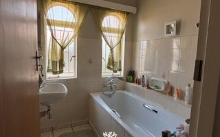 5 Bedroom House For Sale in Hochlandpark, Windhoek