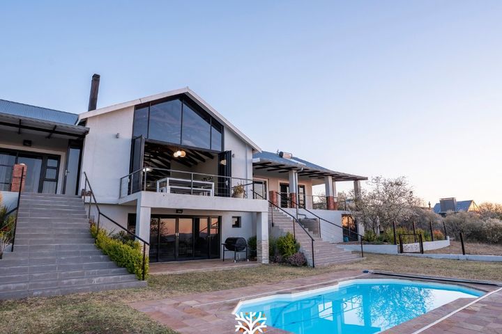 5 Bedroom House For Sale in Finkenstein, Windhoek