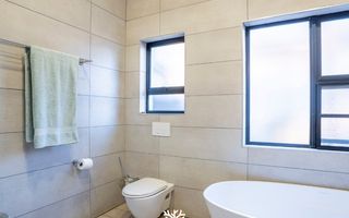 5 Bedroom House For Sale in Finkenstein, Windhoek