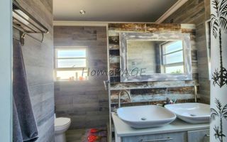 3 Bedroom House For Sale in Henties Bay Central, Henties Bay