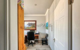 3 Bedroom House For Sale in Henties Bay Central, Henties Bay