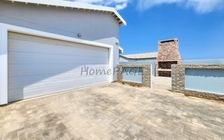 3 Bedroom House For Sale in Henties Bay Central, Henties Bay