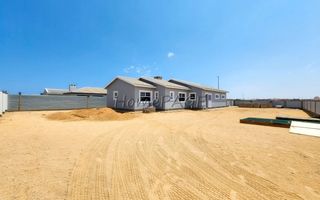 3 Bedroom House For Sale in Henties Bay Central, Henties Bay