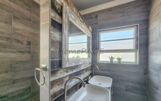 3 Bedroom House For Sale in Henties Bay Central, Henties Bay