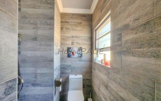 3 Bedroom House For Sale in Henties Bay Central, Henties Bay