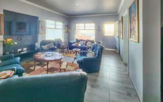 3 Bedroom House For Sale in Henties Bay Central, Henties Bay