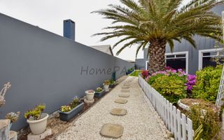 5 Bedroom House For Sale in Swakopmund Ext 15, Swakopmund