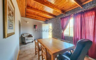 3 Bedroom House For Sale in Henties Bay Central, Henties Bay