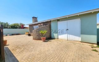 3 Bedroom House For Sale in Henties Bay Central, Henties Bay