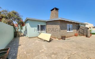 3 Bedroom House For Sale in Henties Bay Central, Henties Bay