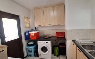 3 Bedroom House For Sale in Long Beach