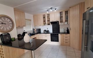 3 Bedroom House For Sale in Long Beach